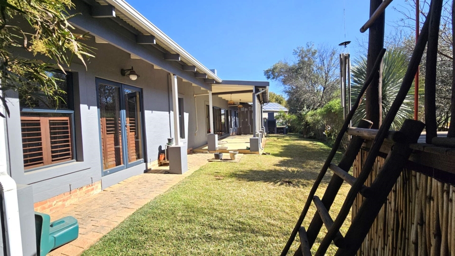 5 Bedroom Property for Sale in The Coves North West